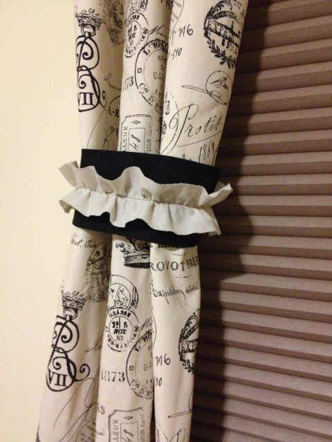 Bias cut gathered ruffle on the tieback